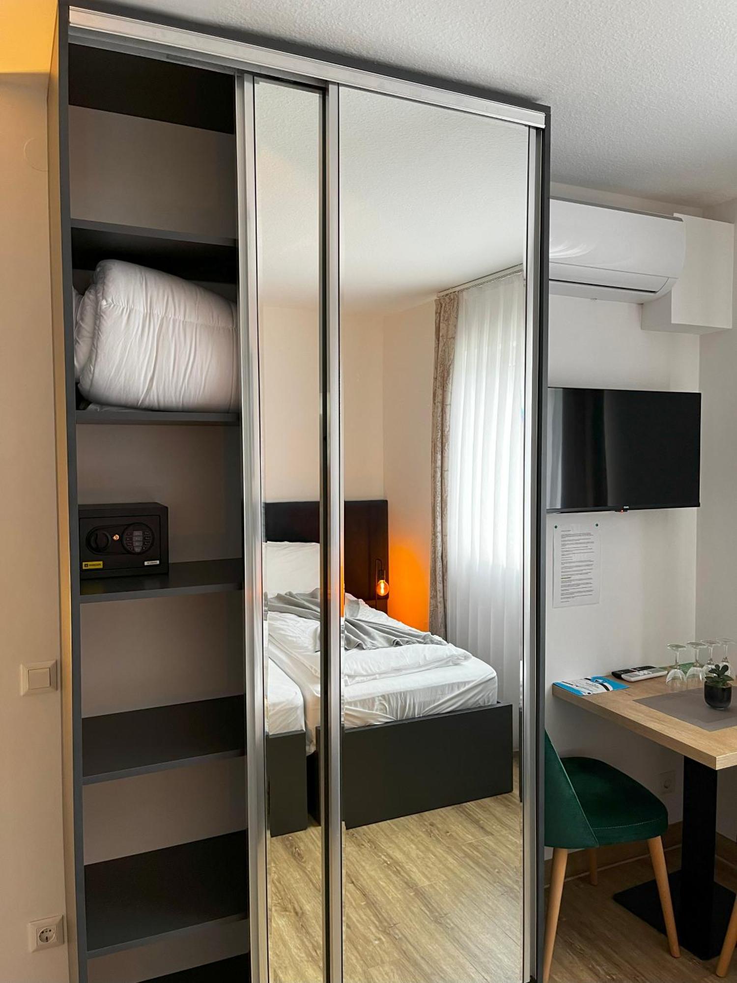 Haven Hotels - Hotel Dona Bergisch Gladbach Esterno foto
