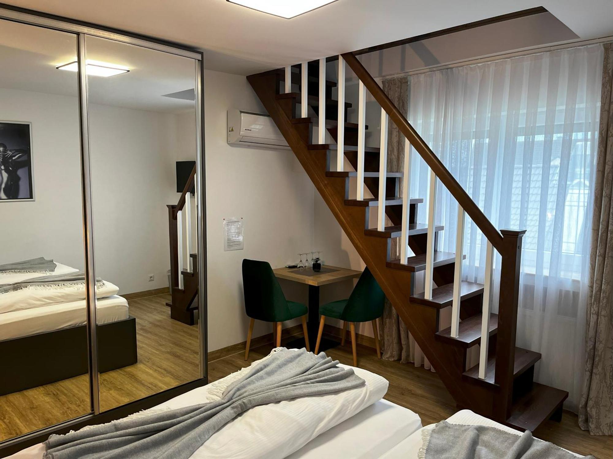 Haven Hotels - Hotel Dona Bergisch Gladbach Esterno foto