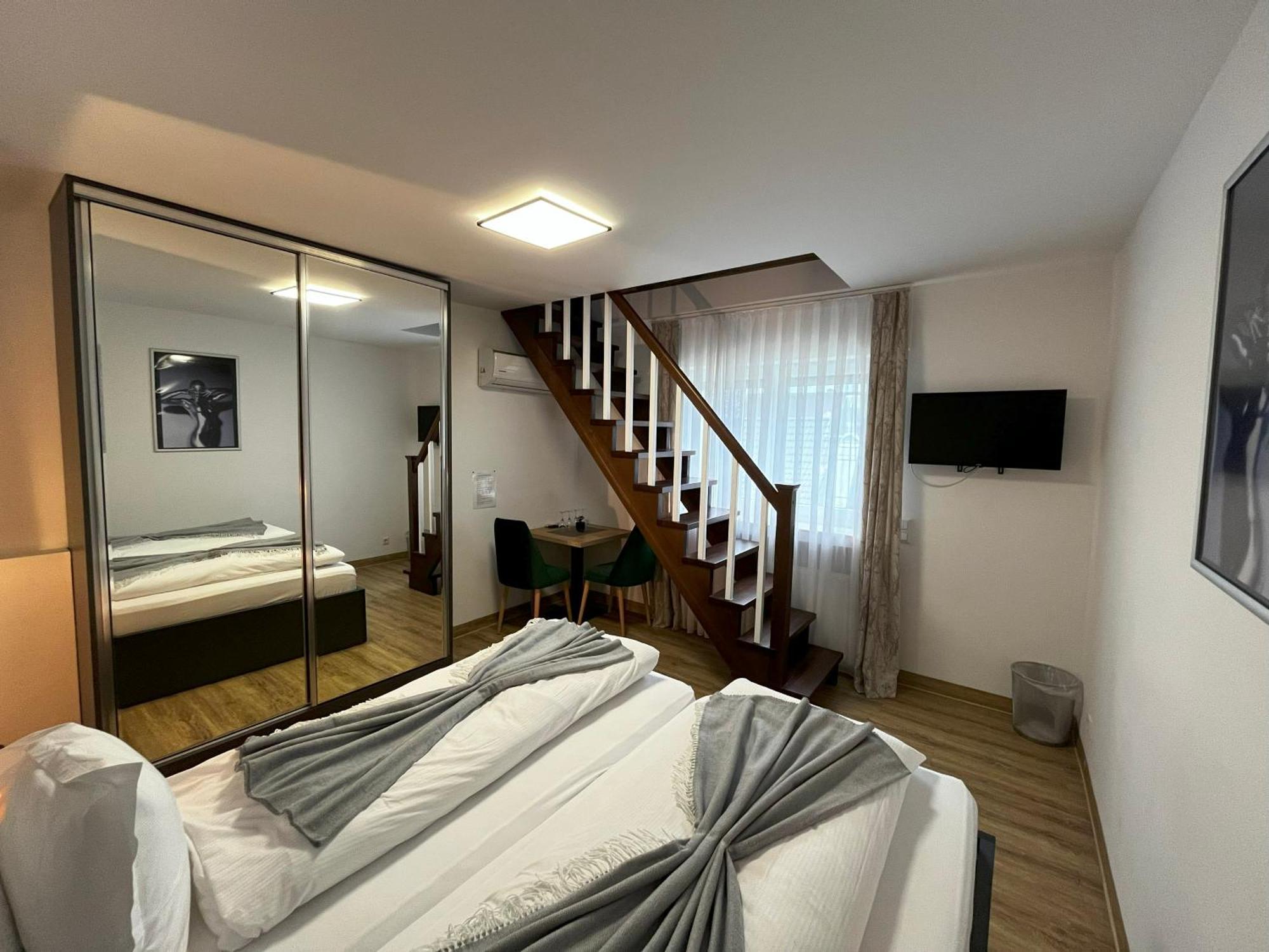 Haven Hotels - Hotel Dona Bergisch Gladbach Esterno foto