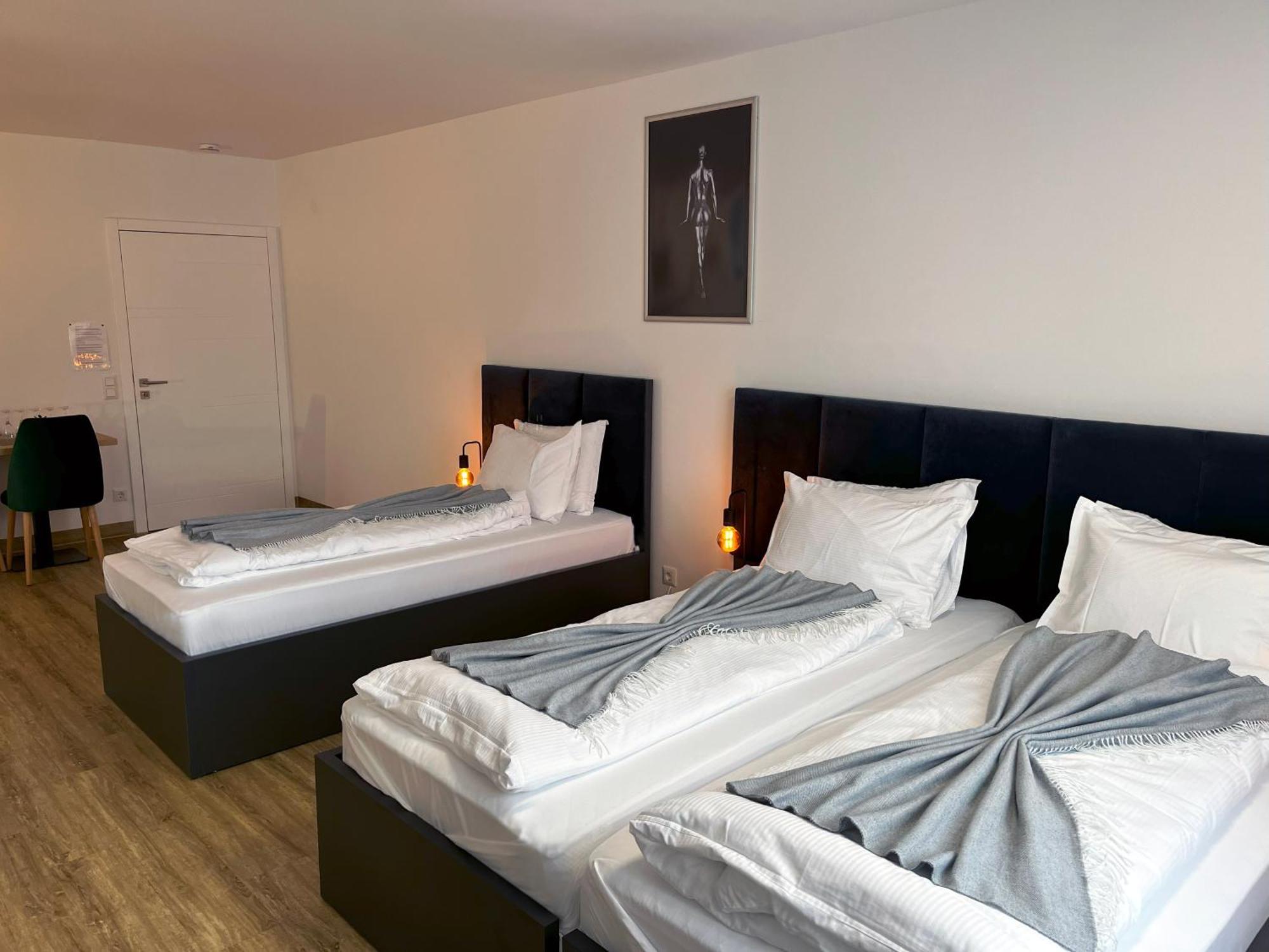 Haven Hotels - Hotel Dona Bergisch Gladbach Esterno foto