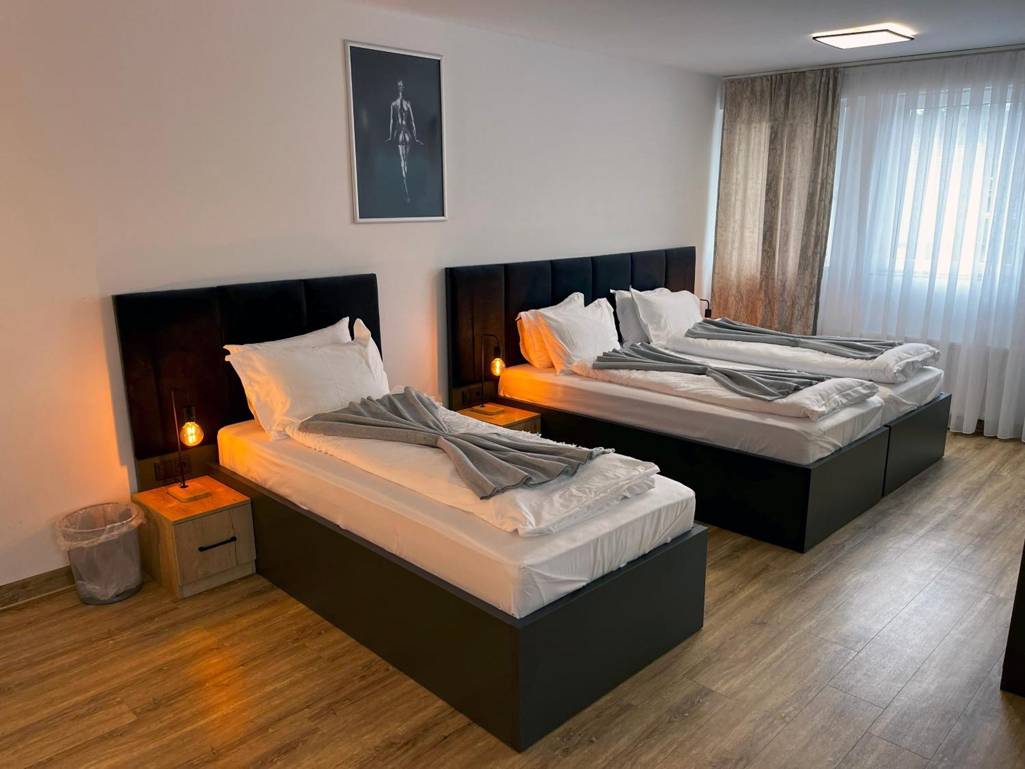 Haven Hotels - Hotel Dona Bergisch Gladbach Esterno foto