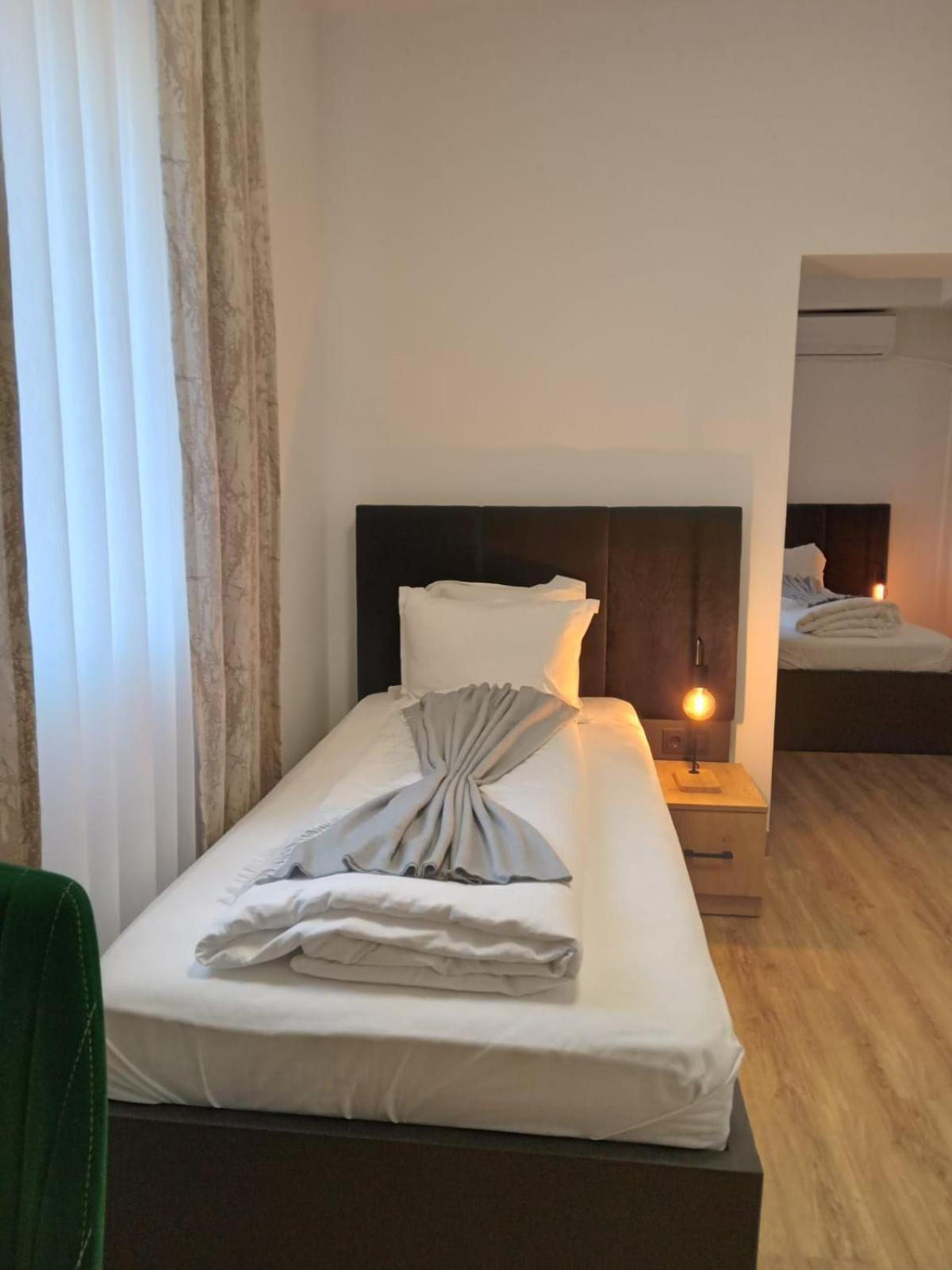 Haven Hotels - Hotel Dona Bergisch Gladbach Esterno foto