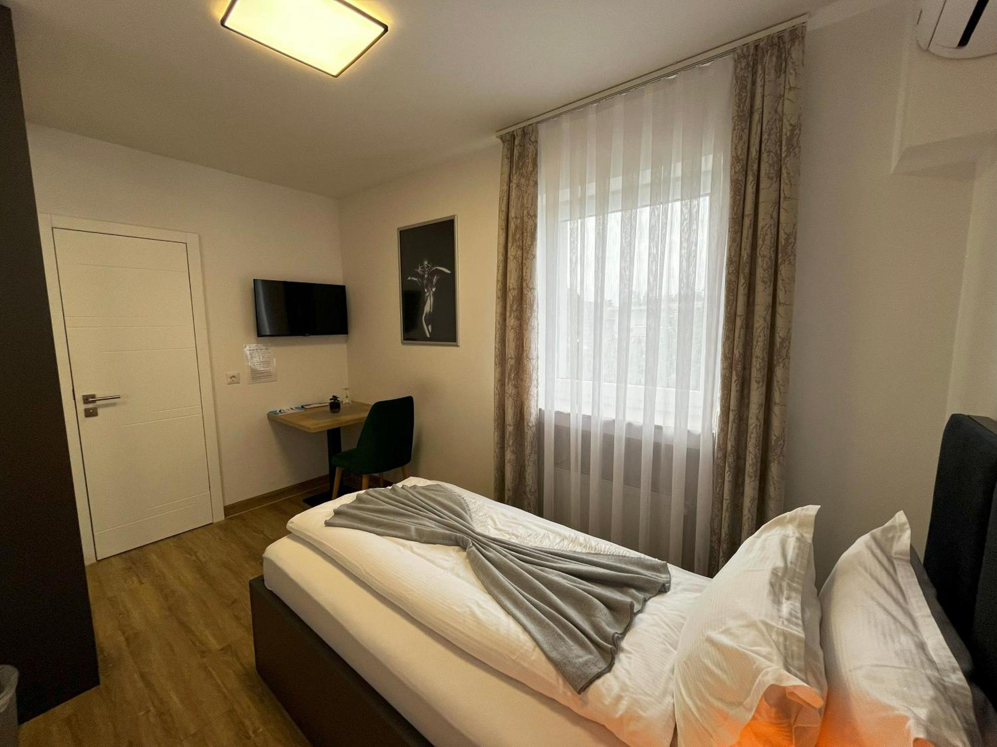 Haven Hotels - Hotel Dona Bergisch Gladbach Esterno foto