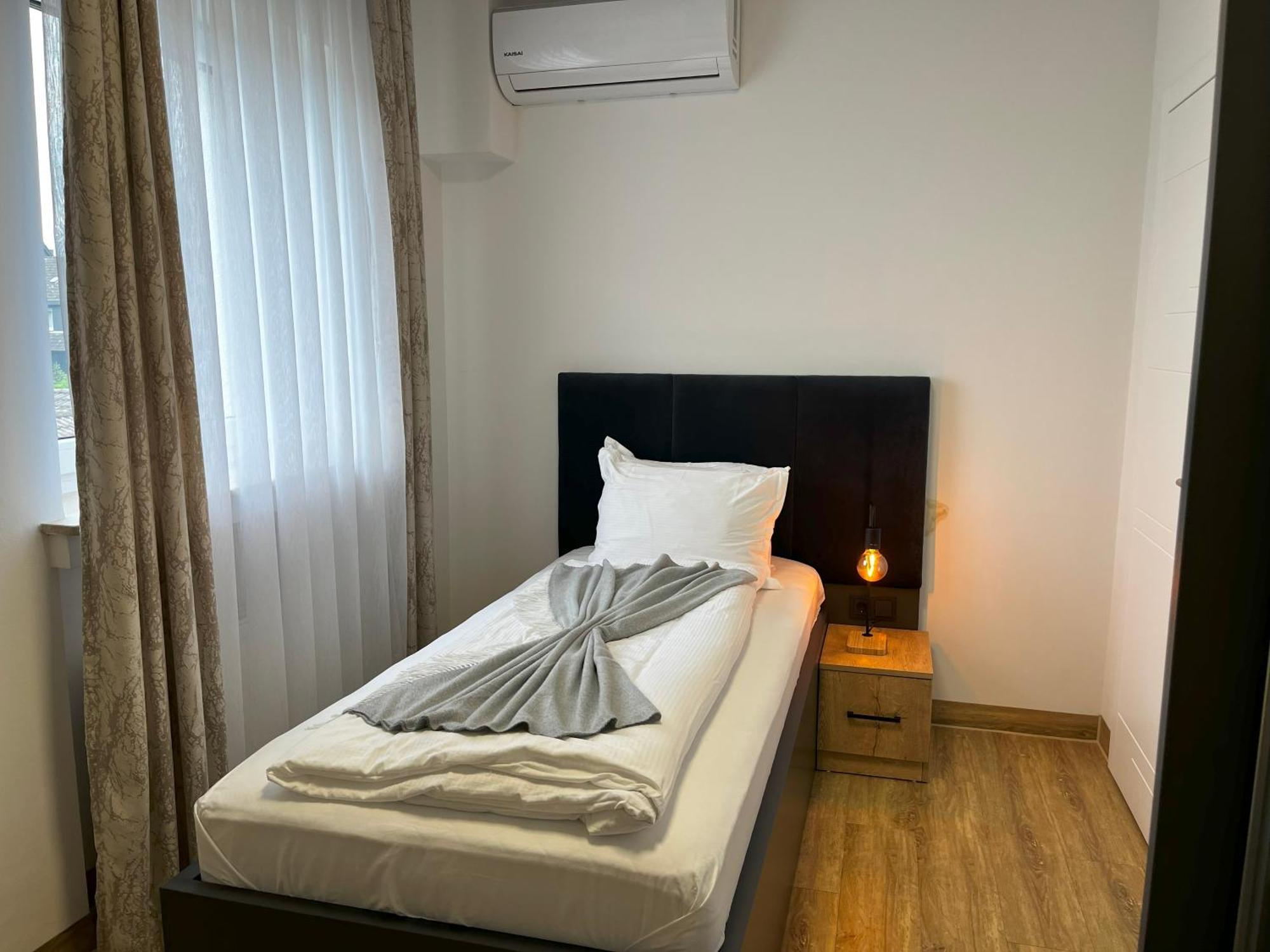 Haven Hotels - Hotel Dona Bergisch Gladbach Esterno foto