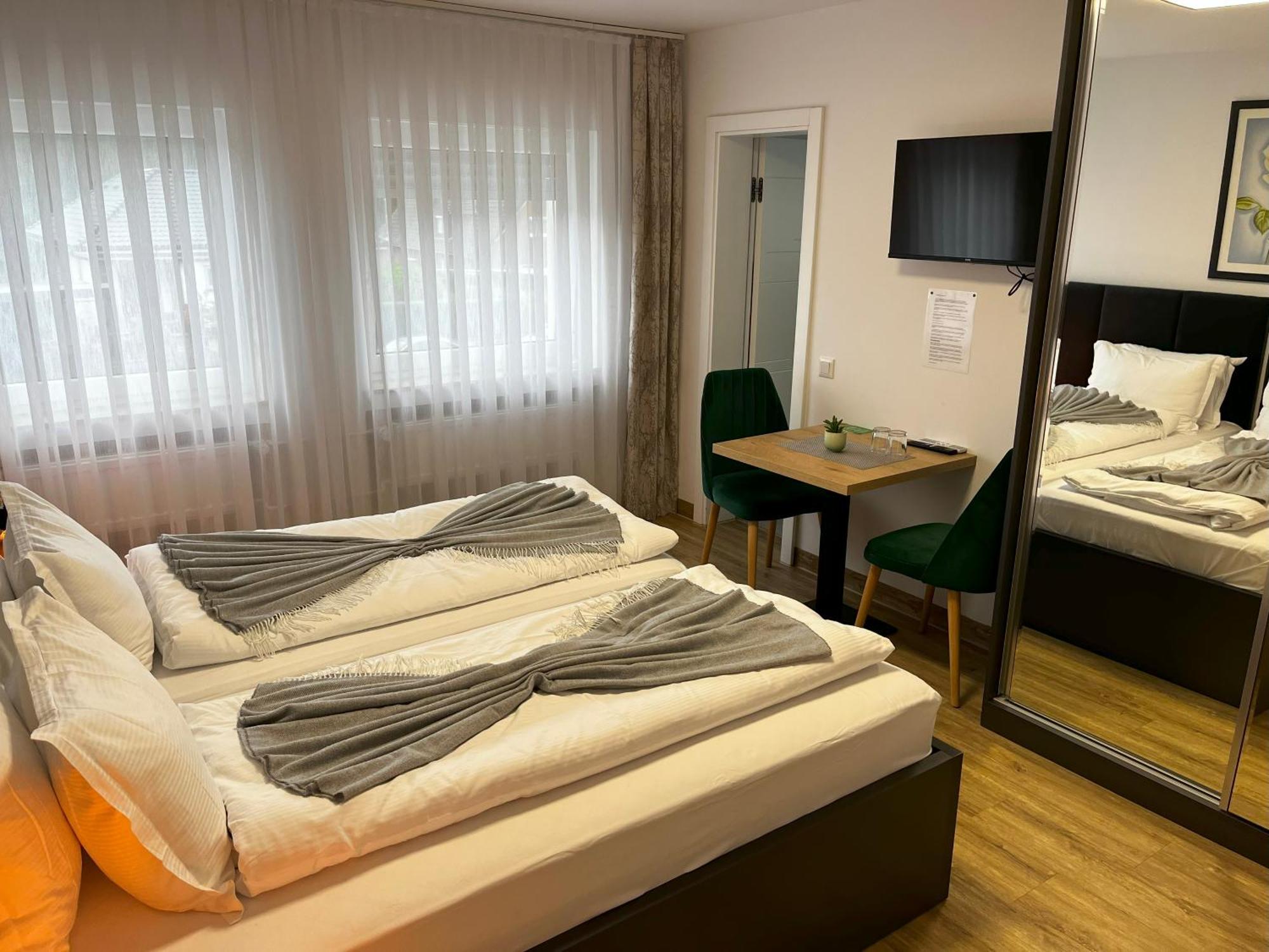 Haven Hotels - Hotel Dona Bergisch Gladbach Esterno foto
