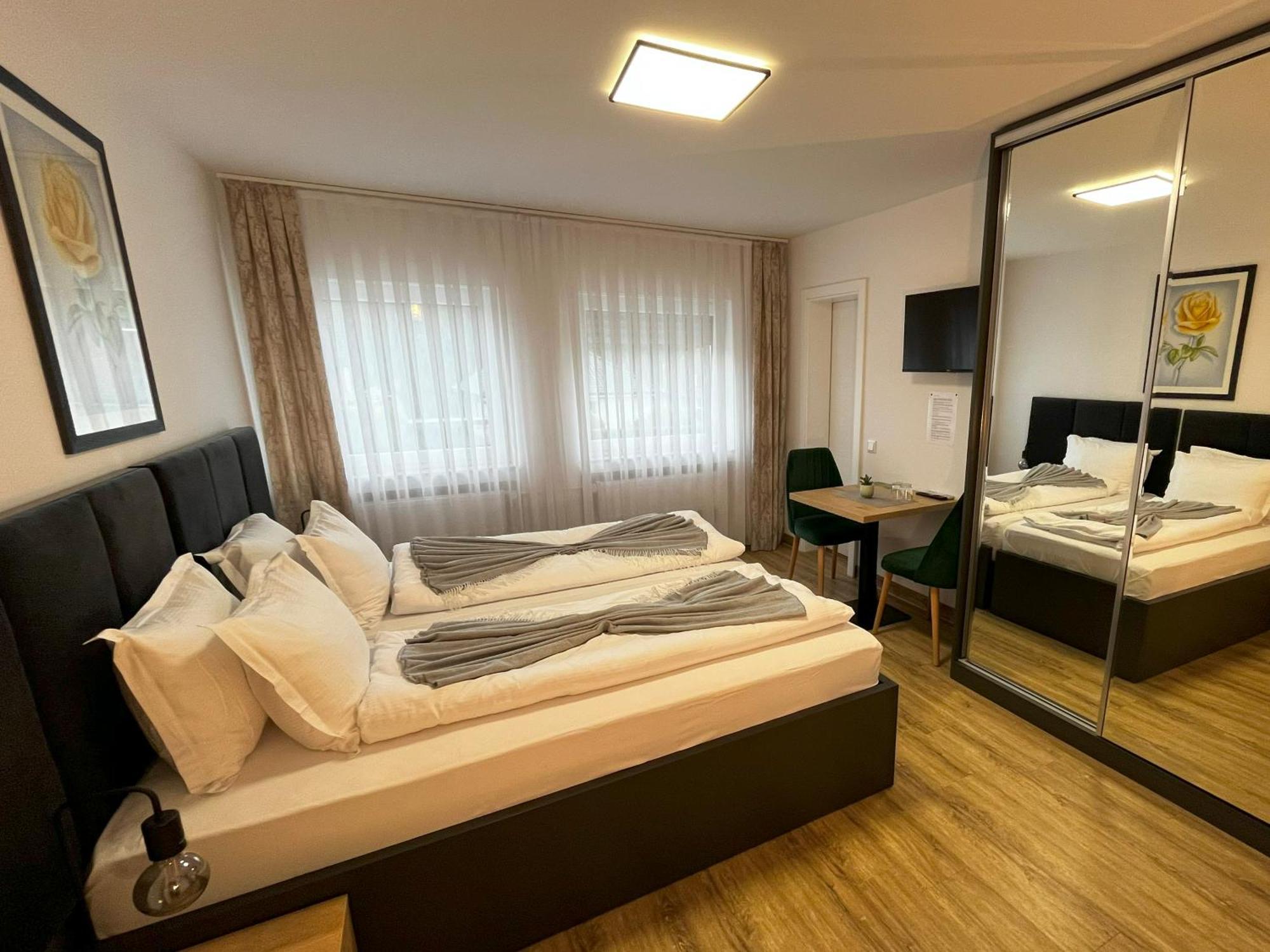 Haven Hotels - Hotel Dona Bergisch Gladbach Esterno foto