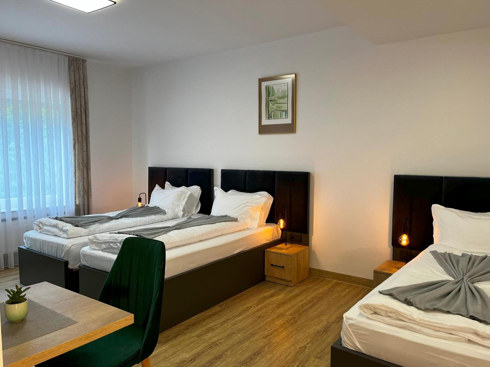 Haven Hotels - Hotel Dona Bergisch Gladbach Esterno foto
