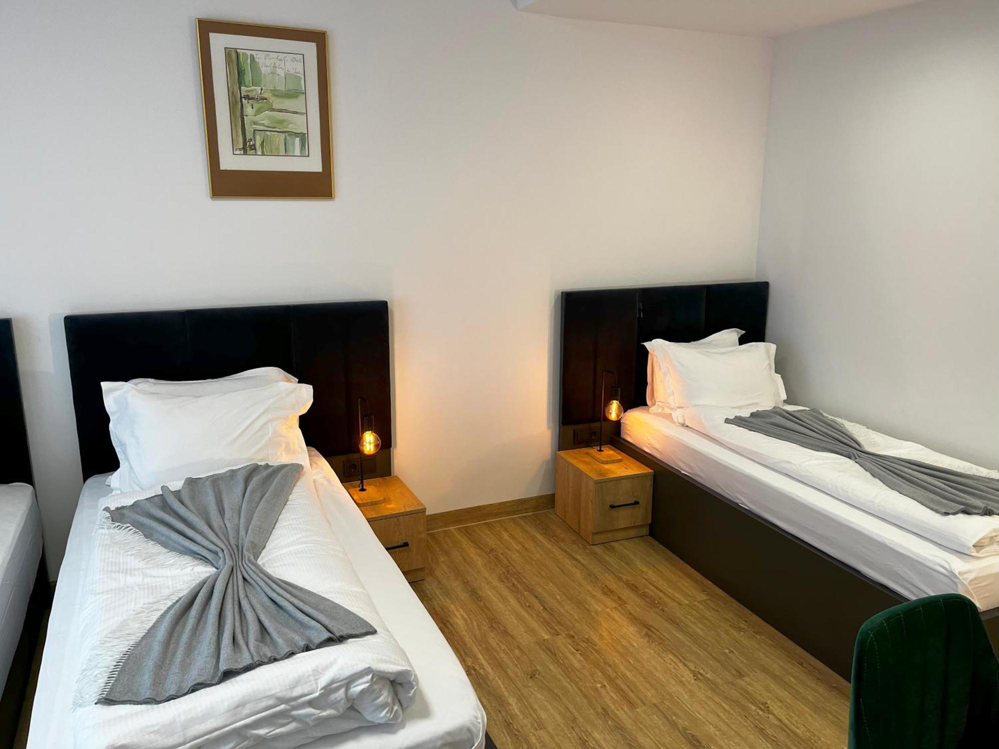 Haven Hotels - Hotel Dona Bergisch Gladbach Esterno foto