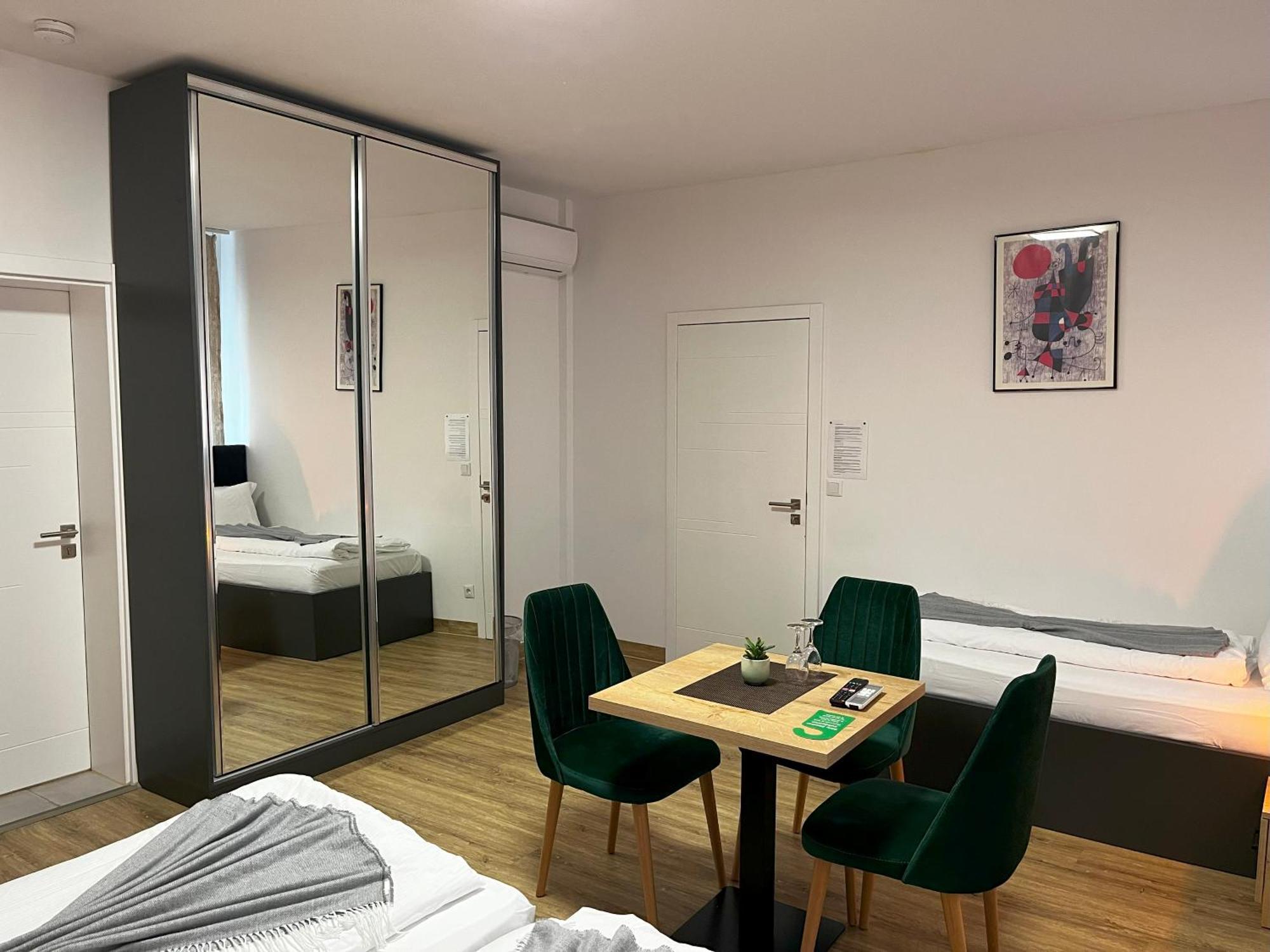 Haven Hotels - Hotel Dona Bergisch Gladbach Esterno foto