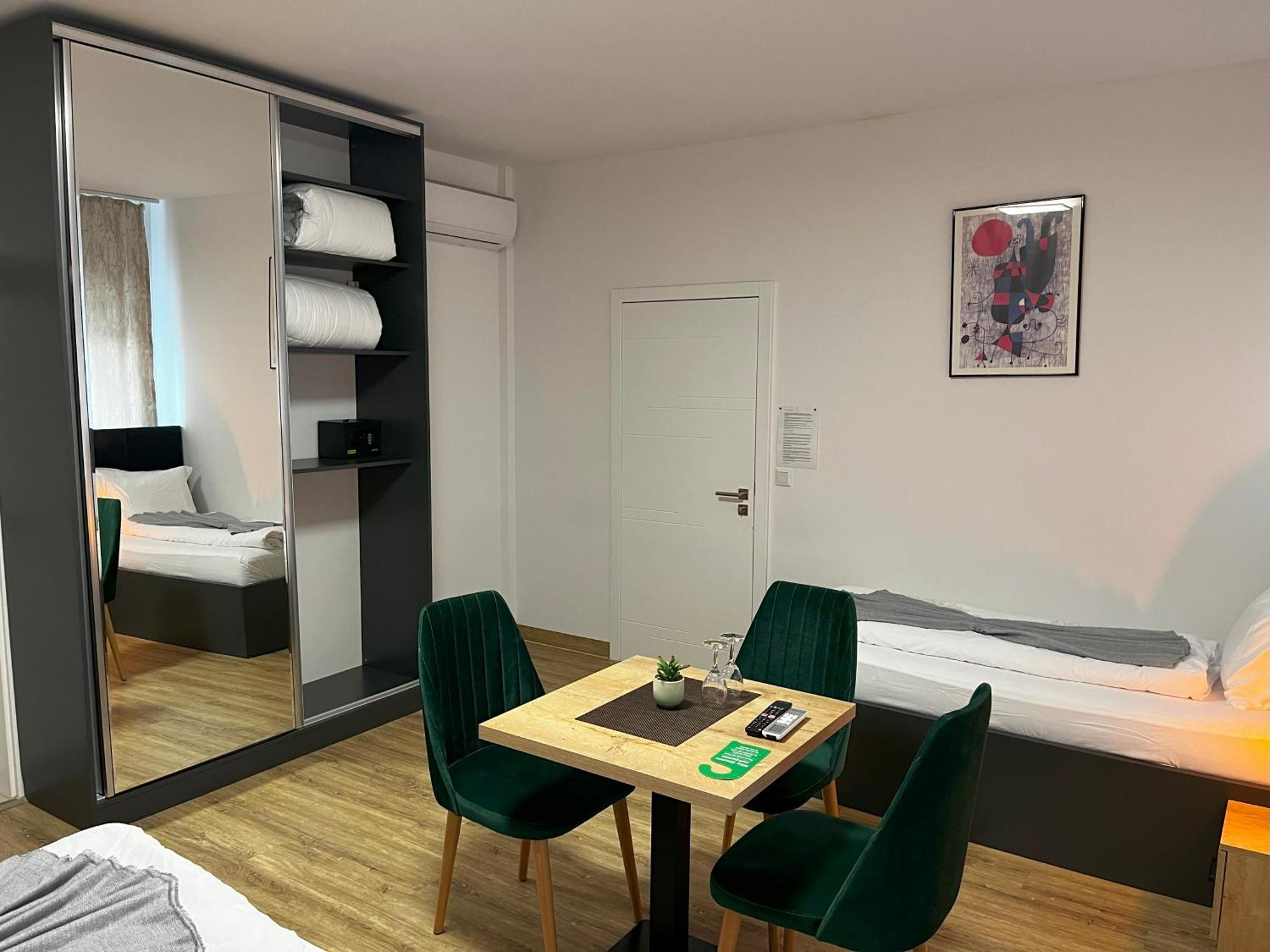 Haven Hotels - Hotel Dona Bergisch Gladbach Esterno foto