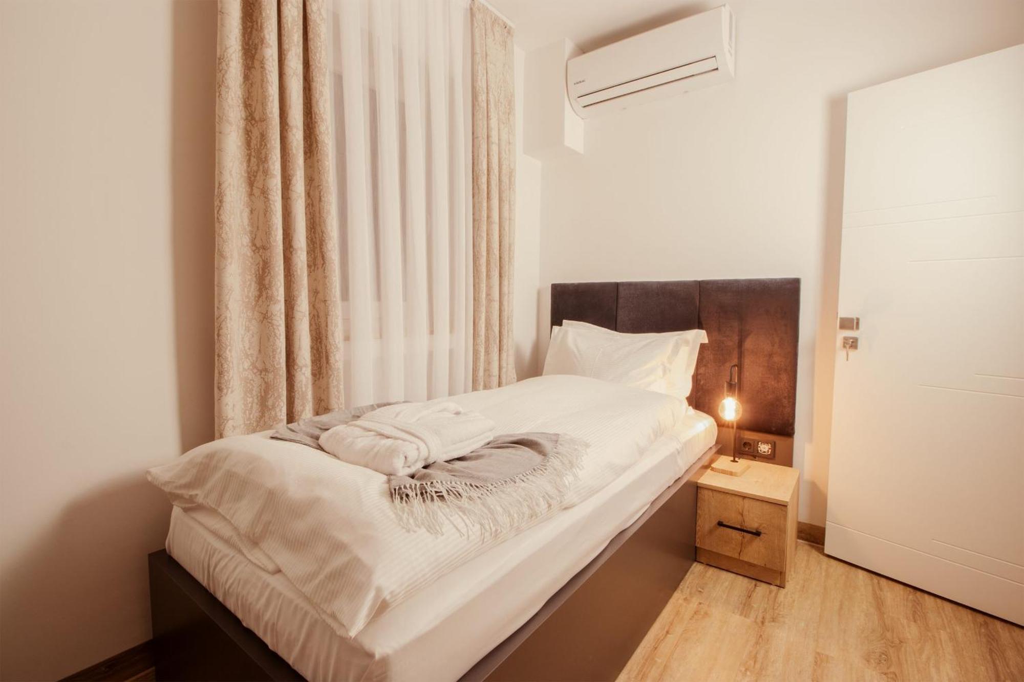 Haven Hotels - Hotel Dona Bergisch Gladbach Esterno foto