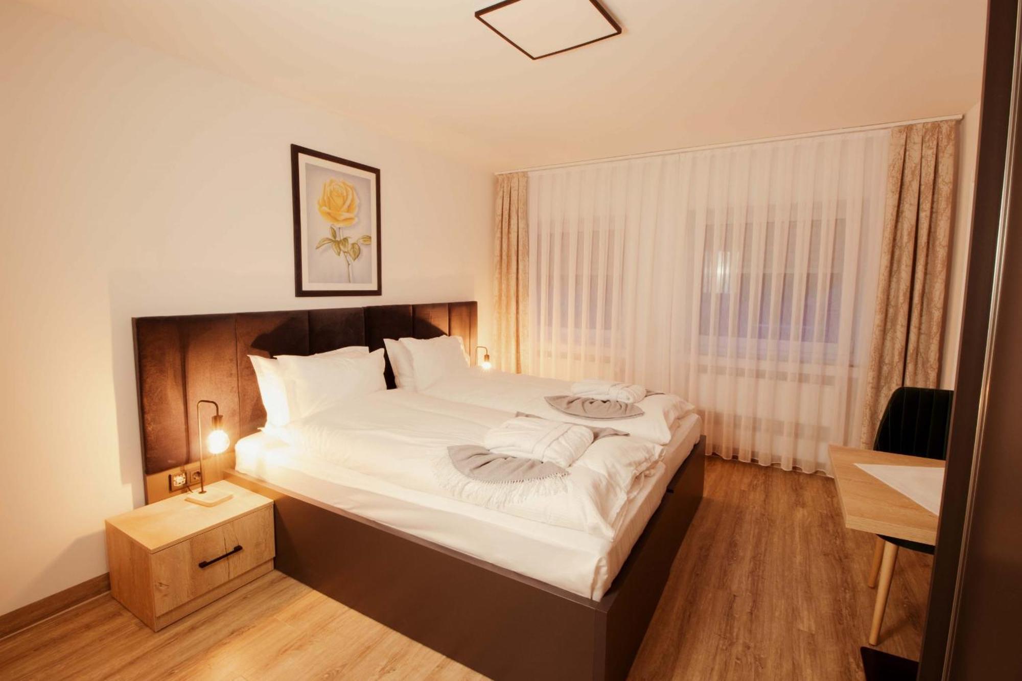 Haven Hotels - Hotel Dona Bergisch Gladbach Esterno foto